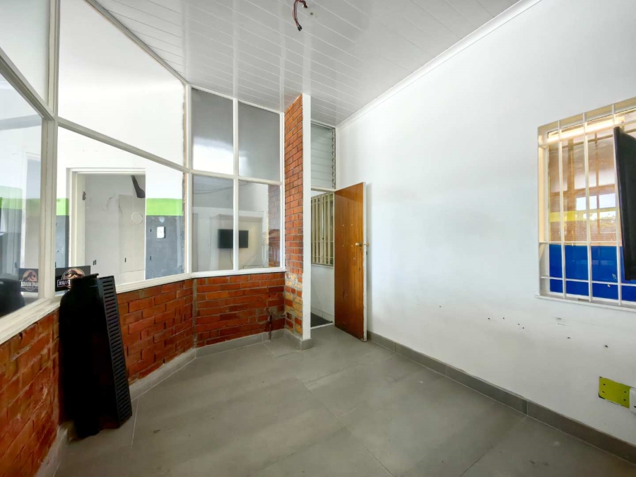 To Let commercial Property for Rent in Lansdowne Western Cape